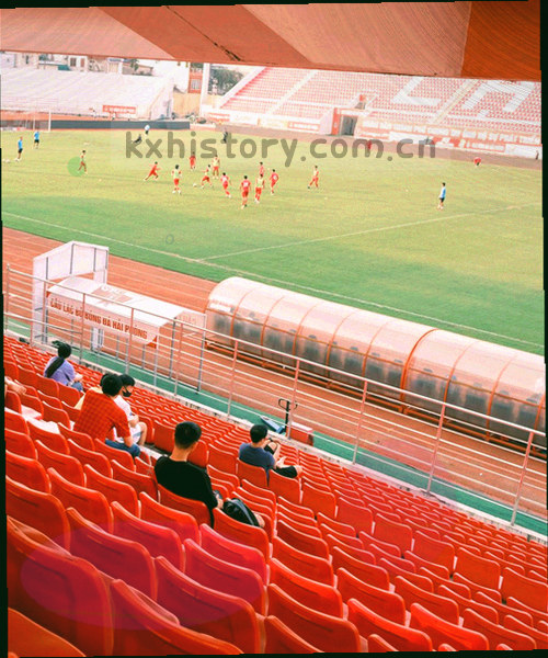 抽象线框屏幕显示日历网格和比分，客户端界面氛围图